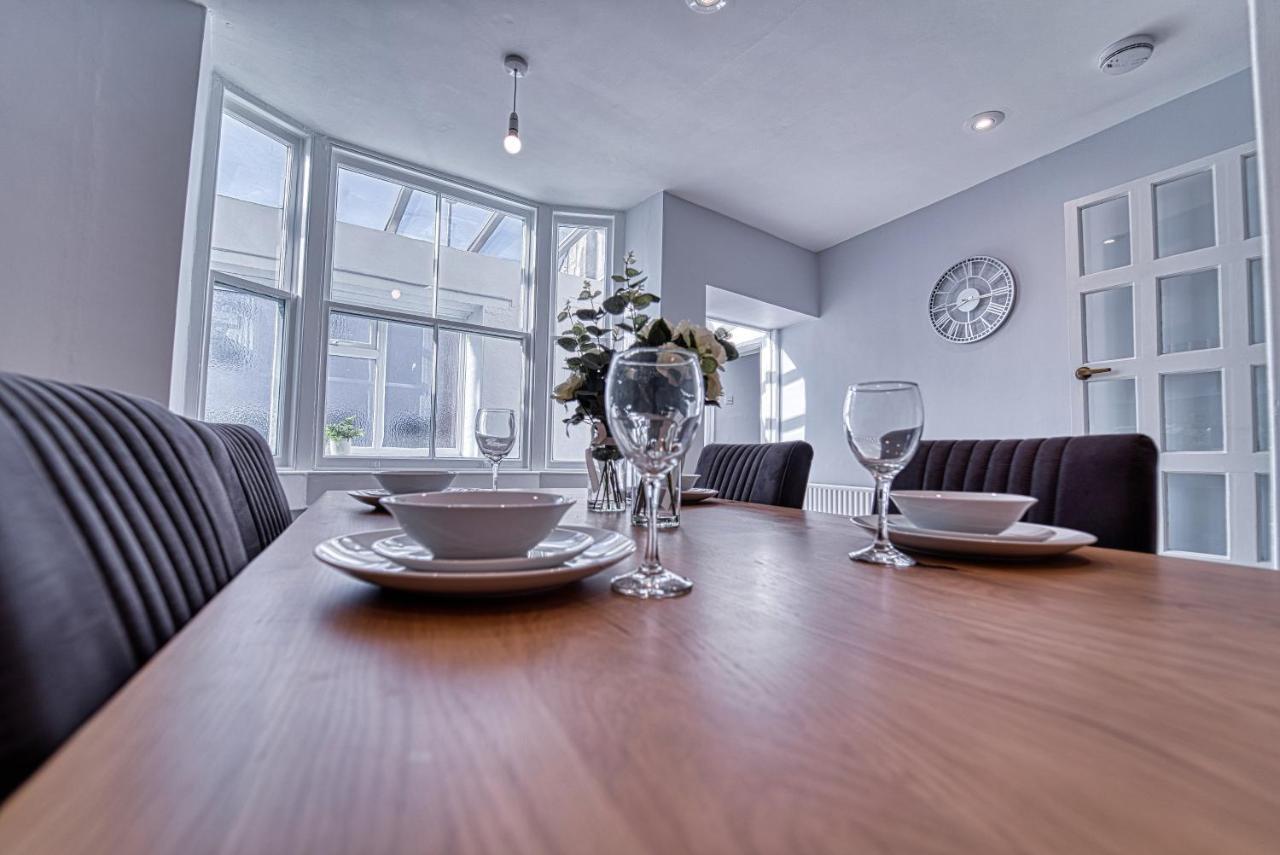 The Stylish Gem Of Bath - Football Table - Sleeps 10 Eksteriør billede